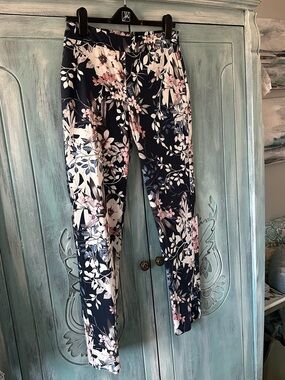 Frank Lyman Navy Floral Slim Pants with Pink & Cream Blooms, Size 10, $50 NWOT